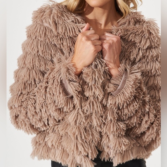 American Threads Shaggy Coat Jacket Sand Brown Tan Neutral Fuzzy Fur Size Medium - Picture 7 of 14